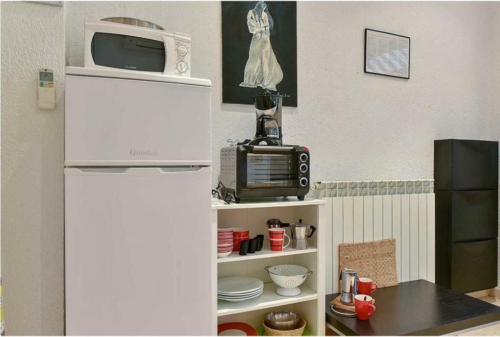 Studio Melanija โรวีน ภายนอก รูปภาพ