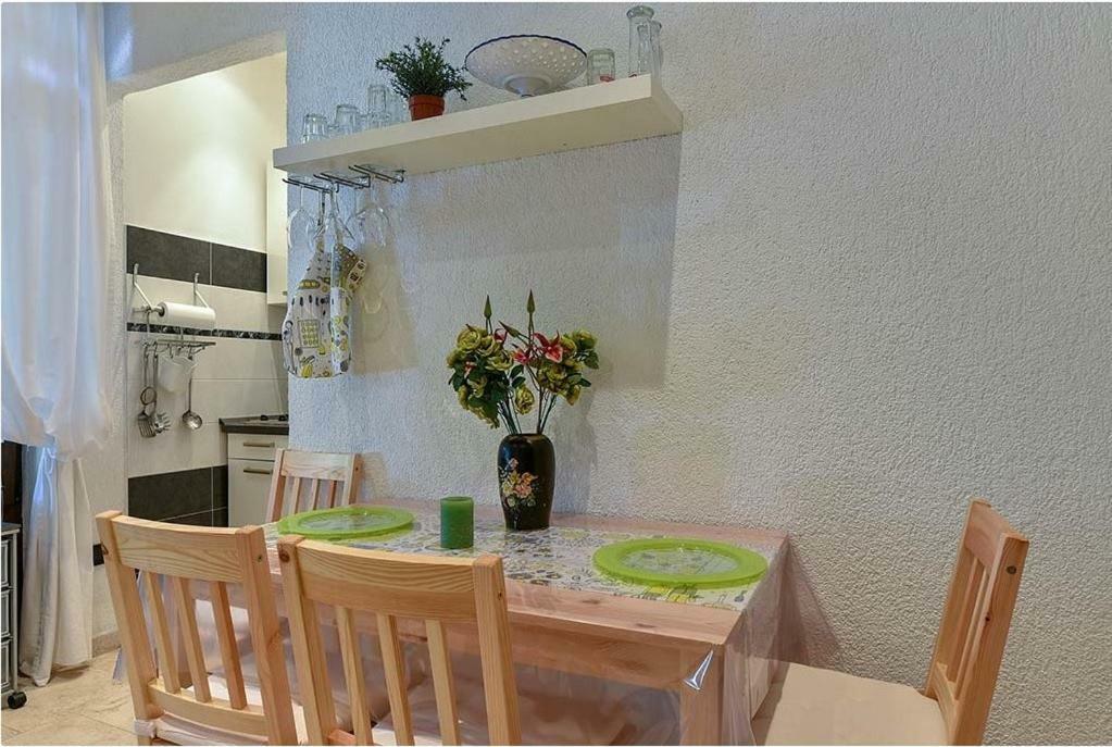 Studio Melanija โรวีน ภายนอก รูปภาพ